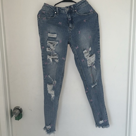 Tinseltown ripped denim & embroidered butterflies boot cut jeans ( 3 ) - Picture 1 of 6